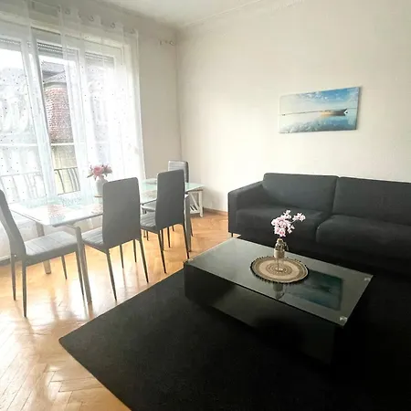 6 Minutes Walking From The Train Station 2 Apartment