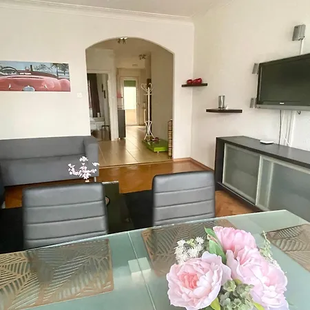 Apartment 6 Minutes Walking From The Train Station 2